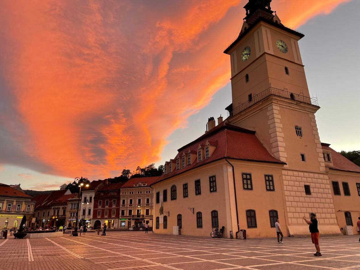 Key Apartments In Main Square Брашов Екстер'єр фото