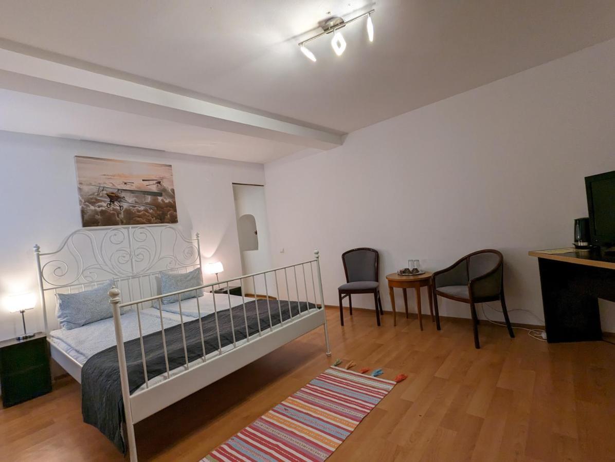 Key Apartments In Main Square Брашов Екстер'єр фото