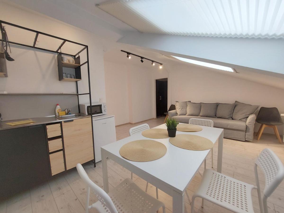 Key Apartments In Main Square Брашов Екстер'єр фото