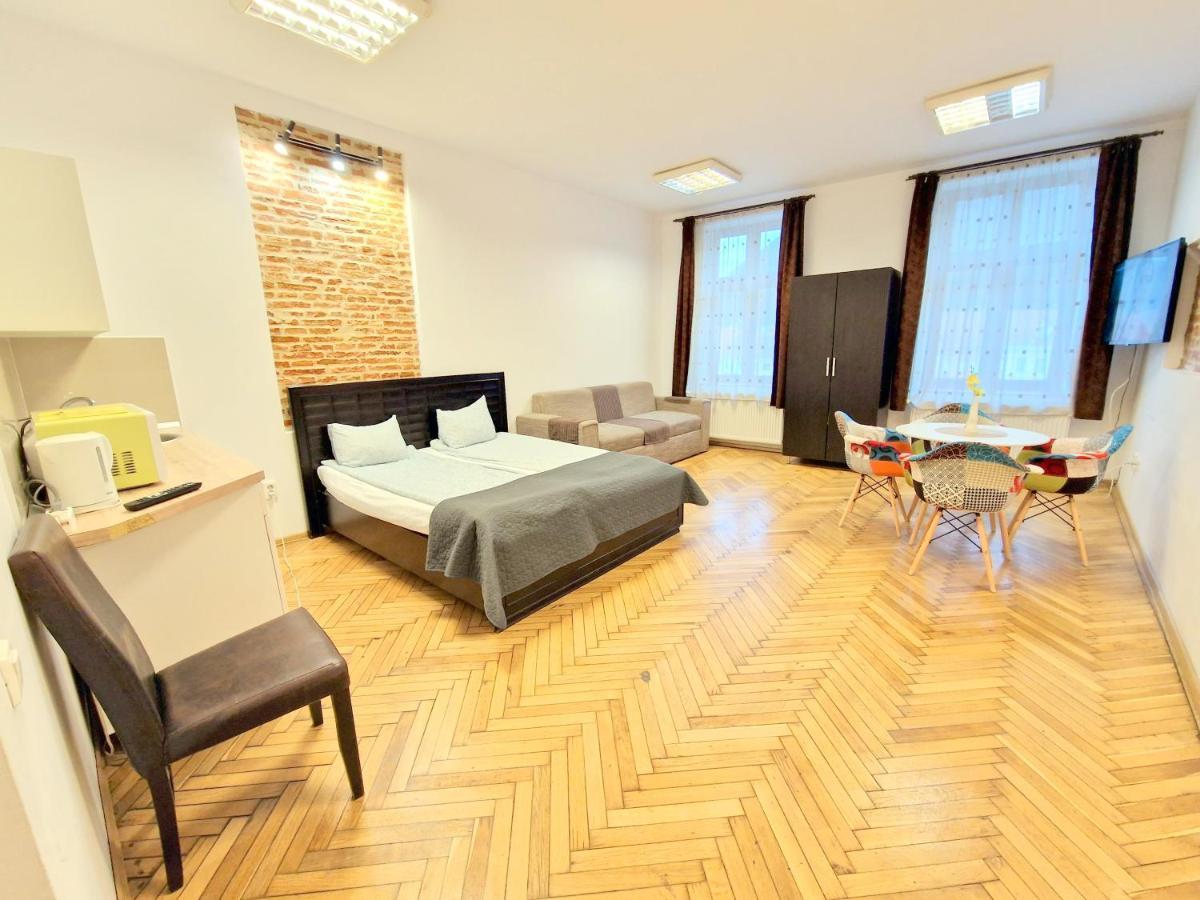 Key Apartments In Main Square Брашов Екстер'єр фото