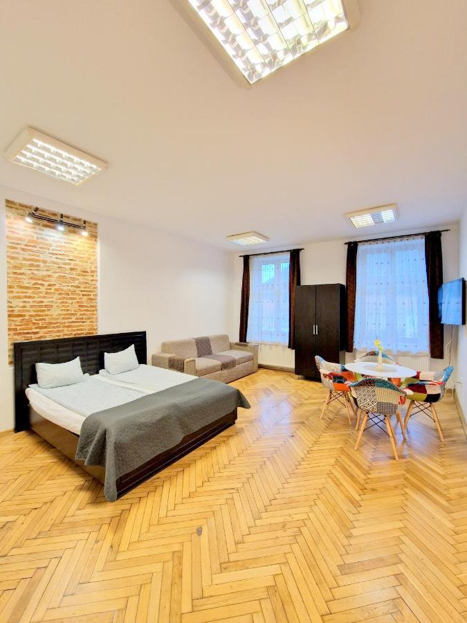 Key Apartments In Main Square Брашов Екстер'єр фото