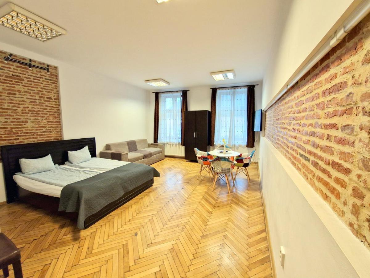 Key Apartments In Main Square Брашов Екстер'єр фото