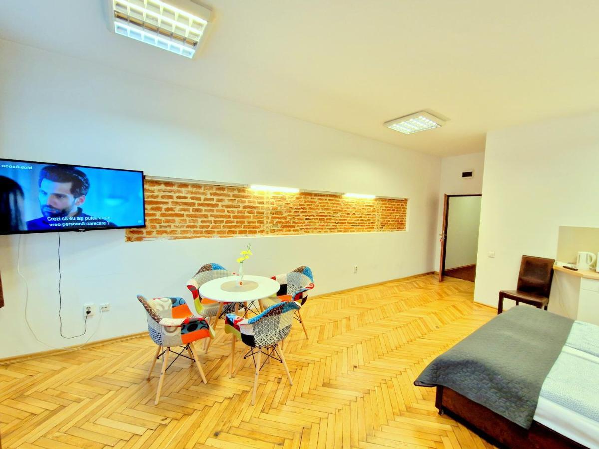 Key Apartments In Main Square Брашов Екстер'єр фото